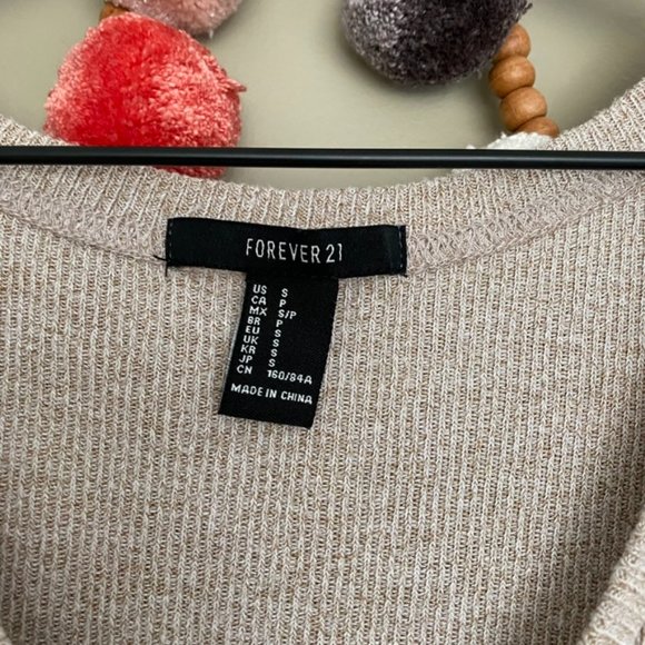 💖 3 for $35 Forever 21 Cream Ribbed V Neck Midi Dress Size Small - Picture 7 of 7